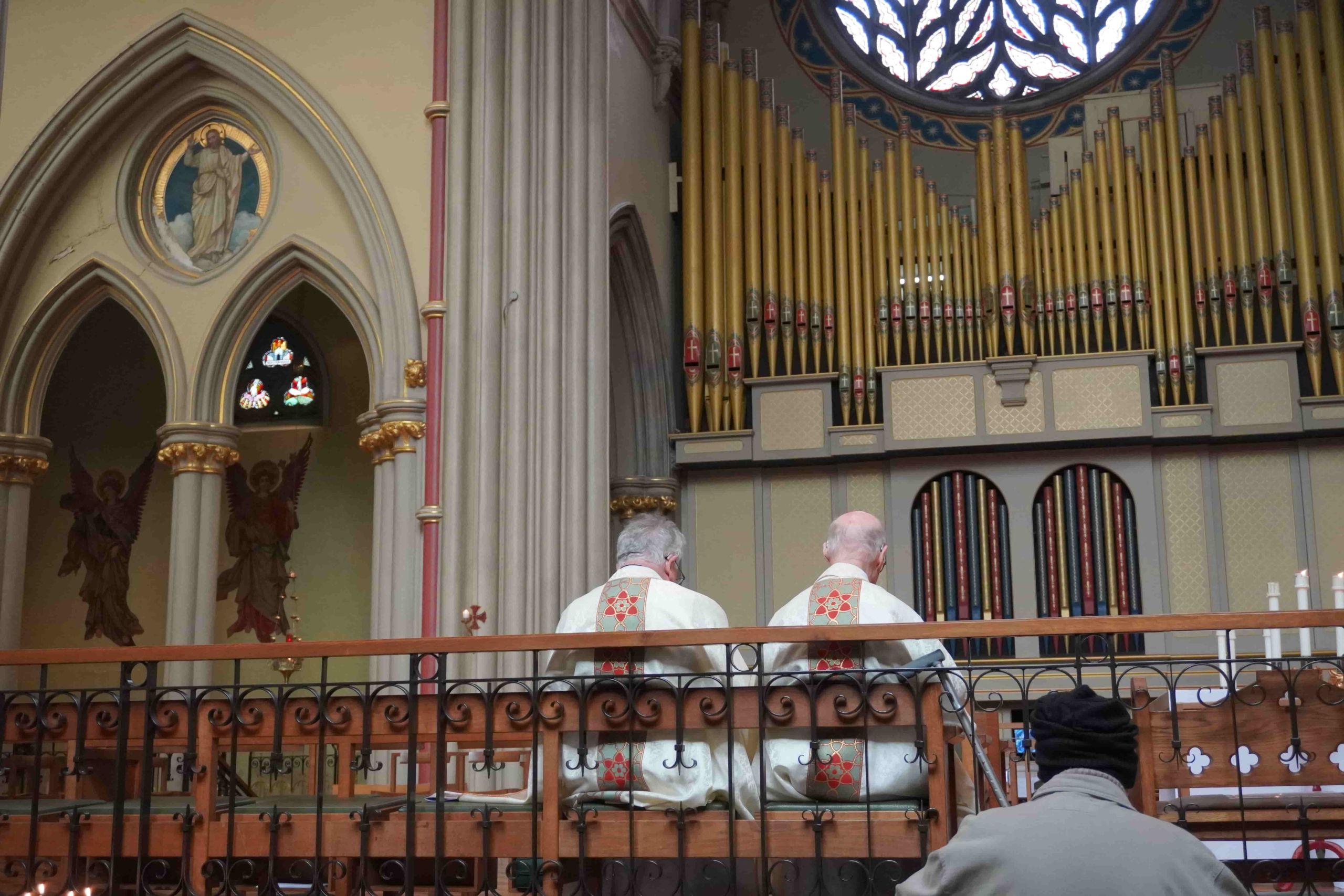 Two_priests